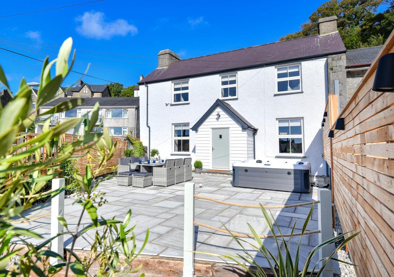 Tyr Ysgol Villa Pwllheli Exterior photo